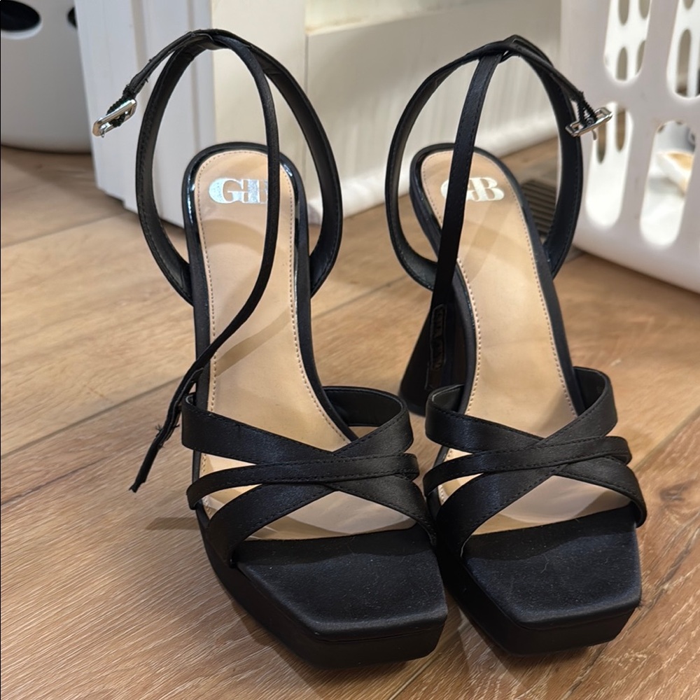 Gianni Bini Women's Black Strappy Heels ASO SABRINA CARPENTER